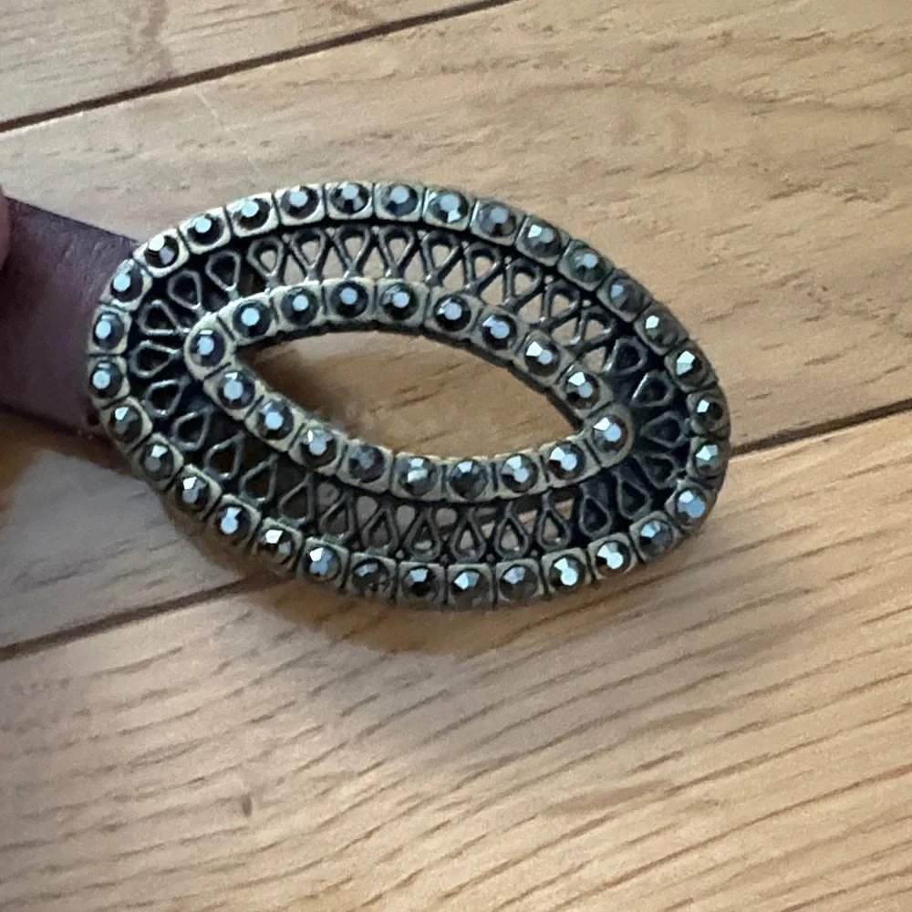 Fossil Brown Leather Belt with Decorative Oval Buckle